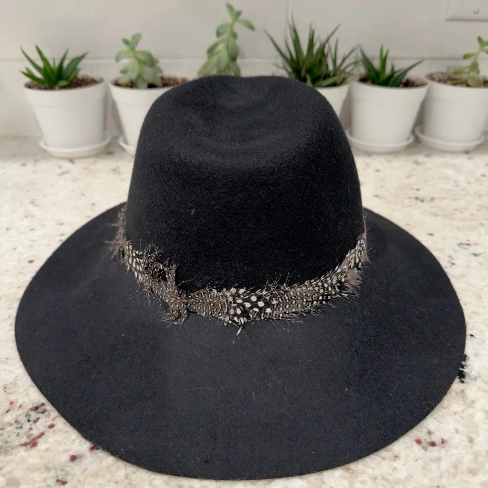 August‎ Hat Company Black Wool Felt Fedora Wide Brim Feather Band